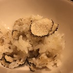 はらまさ - プレーンなトリュフご飯のアップ