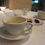 サーラ アマービレ - ハーブティー＆小菓子