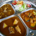 ラジャリーネ - 3種カレーセット1050円