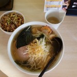 ラーメン華門 - 今回はこちら。