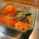 正泰苑 - キムチ盛り合わせ