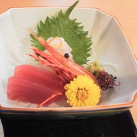 磯料理　まるけい - 刺身三種の盛り合わせ
