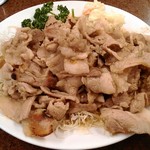 三ちゃん食堂 - ヤキ肉　プリプリのシャバシャバ。