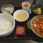 鴻福門 - 麻婆飯セット
