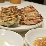 餃子バール 志方 - 