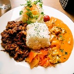 ヤミーズ ダイナー - エーク・ゴアカリーあいがけ（ライス普通）1200円