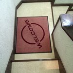 EAST - 帰り、酔っぱらってコケないように。