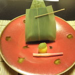 仙郷樓 奥の樹々 - 笹の中は・・・