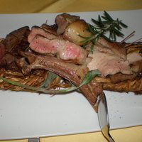 リストランテ ラ チャウ - ピエモンテ風　さまざまなお肉のワラ包み焼き