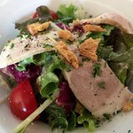 Taupe - ローストポークがのったシーザーサラダ