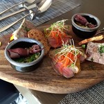 Taupe - 前菜盛り合わせのプレート　２人分ですよぉ