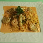 スタジョーネ - 生ウニと帆立貝柱グリルトマトクリームソース