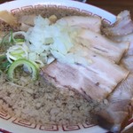 喜多方食堂 - しょうゆチャーシューメン(背脂入り)＋玉ねぎ(無料)