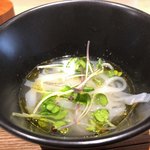 オルト - フォー（ベトナムの米の麺）鯛の出汁仕立て