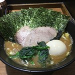 麺家 黒 - ラーメン、味玉、海苔
