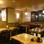 上州麺処 平野家 - 窓の向こうは草津のシンボル『湯畑』