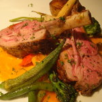 遠藤利三郎商店 - ニュージーランド産仔羊のロースト・タイム風味のソース(１７５０円)。