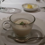 シュマン - 新タマネギと新ジャガイモの冷製ポタージュ