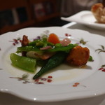 シュマン - セップ茸、スナップエンドウ、オクラの温菜