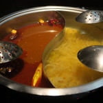 馬辣頂級麻辣鴛鴦火鍋 - 