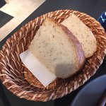 カフェ エトランジェ ナラッド - ポトフランチのパン