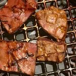 黒毛和牛焼肉　龍 - 左:キモ   右:ハツ