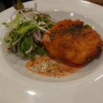 魚と飯や龍 - クリームコロッケ。想像以上にでかい!