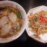 中華料理 飛龍 - 中華そば半炒飯定食