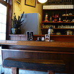 いち川 - 店内、満席状態でこれが精一杯でした