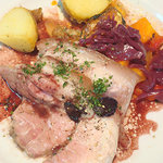 美ら豚（ちゅらぶた　沖縄産の豚肉）の料理。