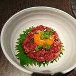 韓々 - 牛肉のユッケ