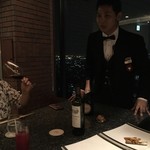 新横浜プリンスホテル - このタイミングでイケメン斉藤ソムリエ登場！