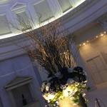 新横浜プリンスホテル - 一階の紫陽花の生け花は荘厳