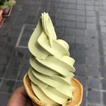 道の駅 朝日みどりの里 物産会館 - 緑茶ソフトクリーム