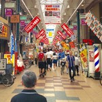 Sakeno Okuda - 【おまけ写真】天神橋筋商店街の風景。相変わらずの混雑ぶりだ。