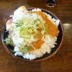 Tatsuya - マーボー丼(油そばの小ライスとセットのため大盛)