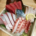 刺身盛り合わせ 税抜1490円