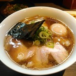 支那そばや - 山水地鶏ワンタン醤油らぁ麺味玉入り