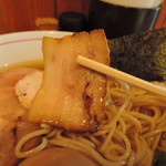 コムギ - バラは中華な香りと炙り香が垢抜けた印象