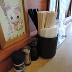 コムギ - 卓上常備品 　コショウ、醤油、一味