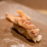 うを徳 - 境港（さかいみなと）鮪（しび）、十六貫（≒60kg）、炙（あぶ）り