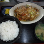 千久満食堂 - ホルモン定食  みそ汁付