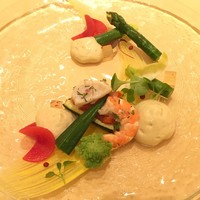 エンパイア・グリル - “ディズニー七夕デイズ”エンパイア・グリル・ランチ　■天使の海老と帆立貝のハーブマリネ　バーニャフレッダのエスプーマ　(2018/06)