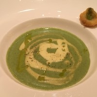 エンパイア・グリル - “ディズニー七夕デイズ”エンパイア・グリル・ランチ　■枝豆と豆乳のスープ　カリー風味のクリームを添えて　(2018/06)