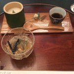 精進料理 醍醐 - ①胡麻豆腐とジュンサイの冷製澄まし汁