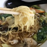 蓬莱閣 - 麺リフト