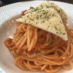 ハナハナカフェ - トマトとモッツァレラチーズのパスタ880円