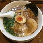 ごろう商店 - 豚骨醤油ラーメン￥648