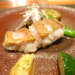 神楽坂 鉄板焼 中むら - 若狭産グジの鉄板焼　京都産賀茂茄子の含め煮　万願寺唐辛子　白髪葱　酢橘　白玉味噌