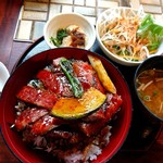 炭火焼肉一升びん - 松阪牛ステーキ丼
